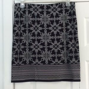 Max Studio black/white stretch pull on skirt